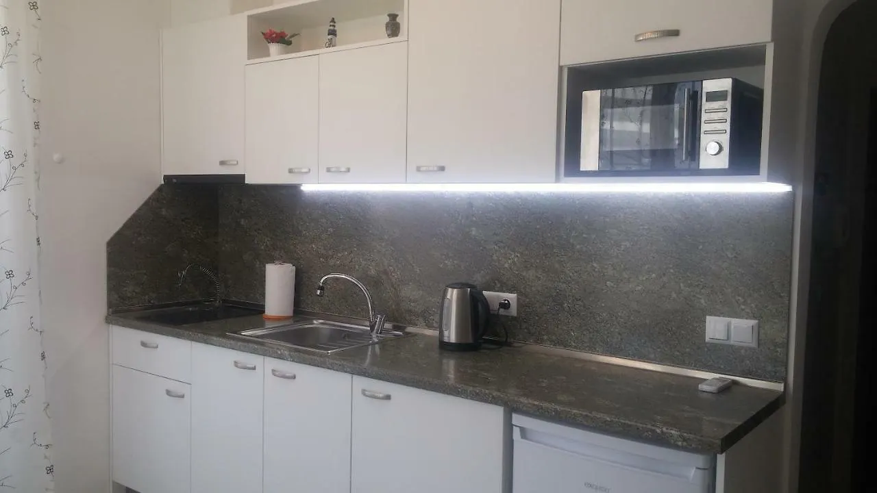 Уютная Квартира На Берегу Моря Golden Sands