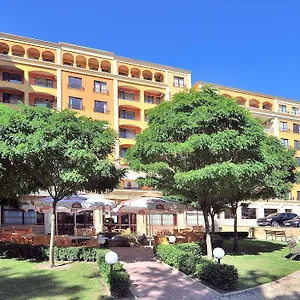 Paradise Park Apartahotel